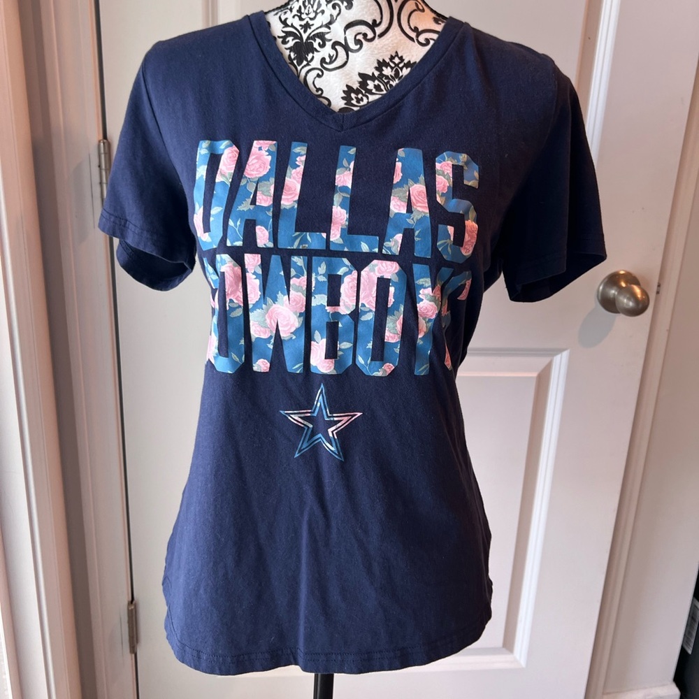 Dallas Cowboys Navy T-Shirt. Large